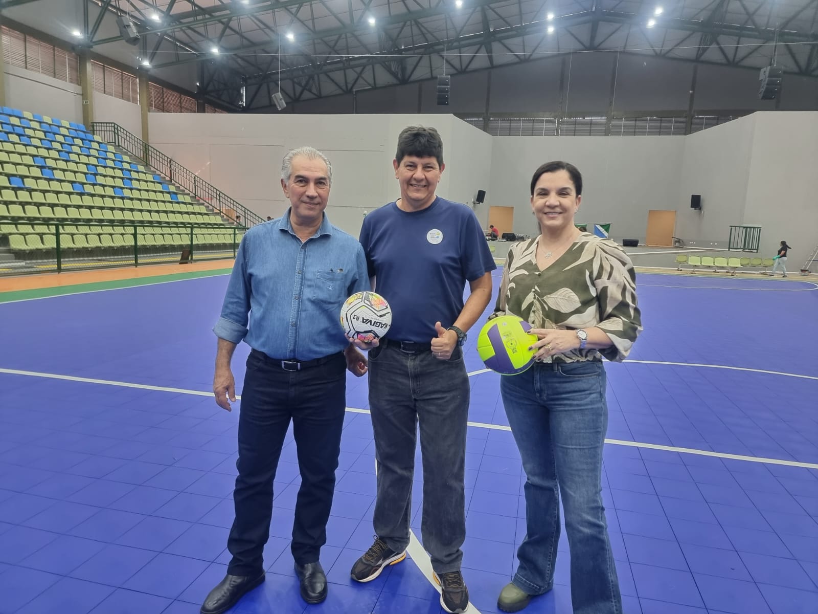 Secretario de Esportes Erlei Dias com o governador Reinaldo Azambuja e esposa Fátima na Arena Maracaju
