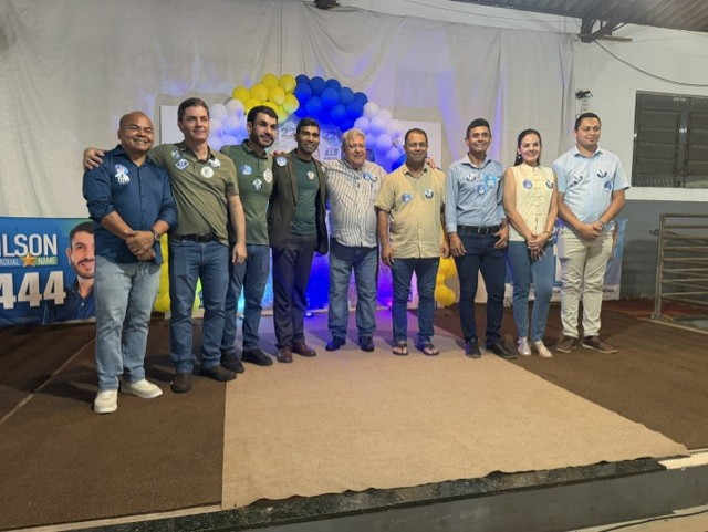 Autoridades na reunião do vereador Nego do Povo (Foto Hosana de Lourdes)