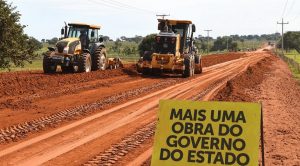 Obra de pavimentação na MS-357, em Ribas do Rio Pardo (Foto: Bruno Rezende)