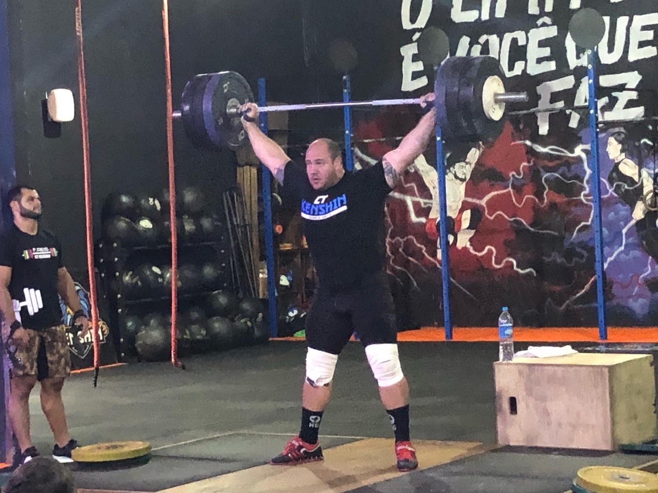 o atleta olímpico Fernando Reis no levantamento de peso - Foto Hosana de Lourdes   