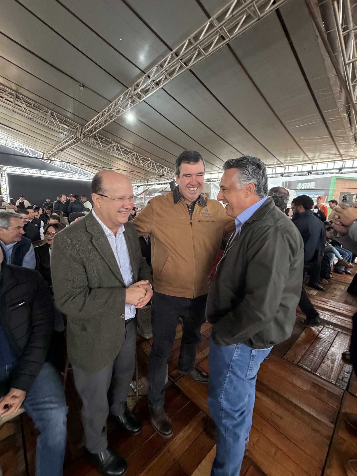 Com vice governador Barbosinha e o governador Eduardo Riedel (Hosana de Lourdes)