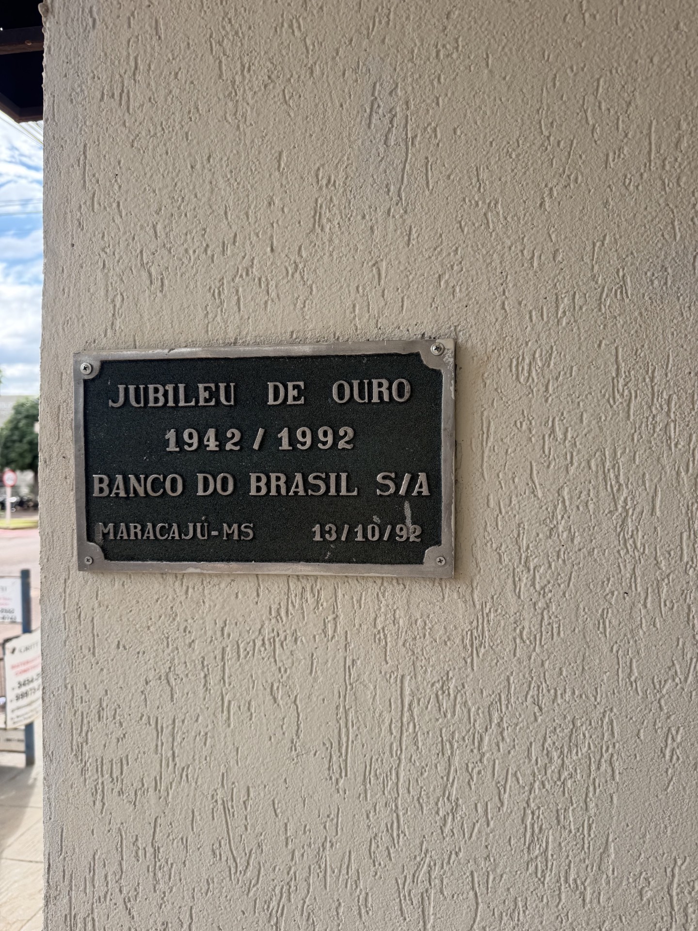 Em 13/10/1992 foi comemorado o Jubileu de Ouro de instalação do BB em Maracaju (Hosana de Lourdes)