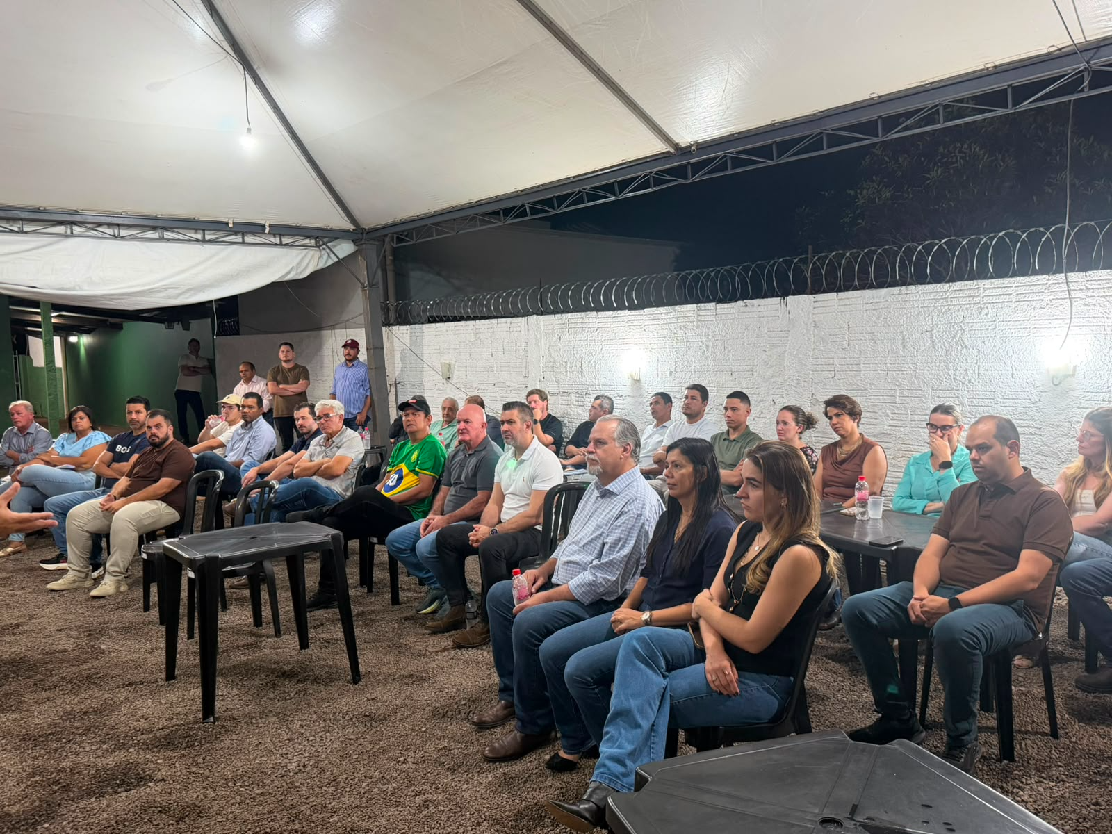Reuni&atilde;o na sede do diret&oacute;rio do PL em Maracaju (Foto Hosana de Lourdes)