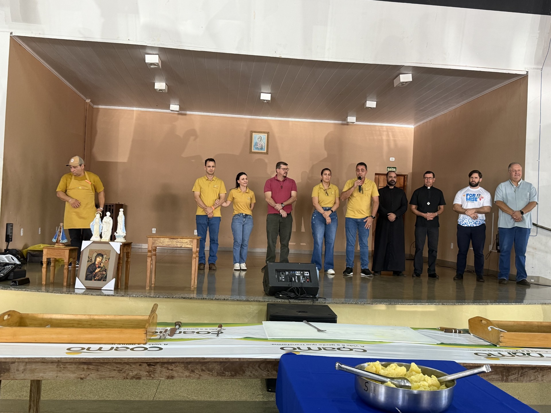 Almo&ccedil;o realizado pelas equipes de Nossa Senha de Maracaju (Hosana de Lourdes) 