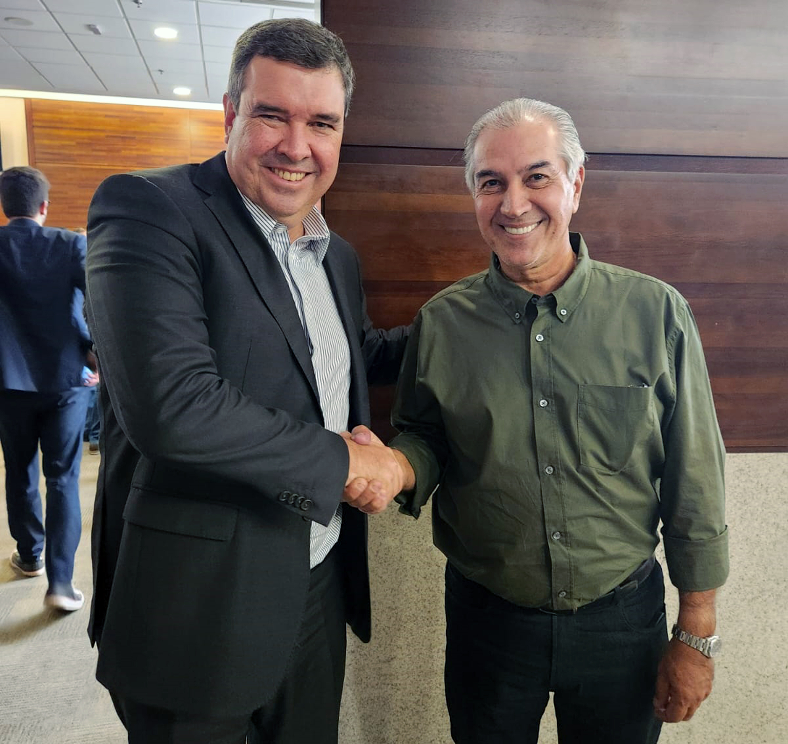 Eduardo Riedel e Reinaldo Azambuja que caminham juntos nas eleições do ano que vem  