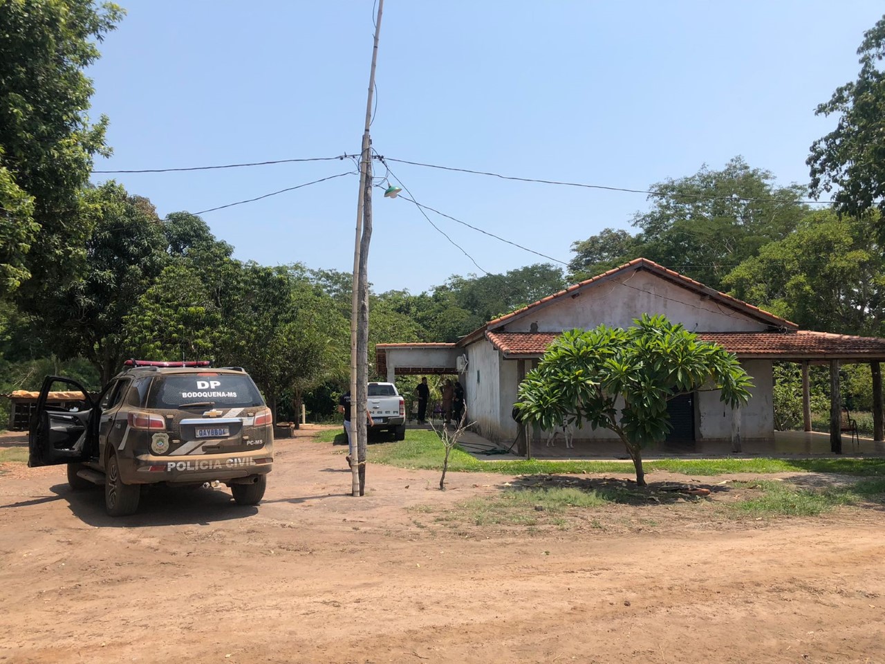 Policia Civil durante cumprimento de mandado Foto PC