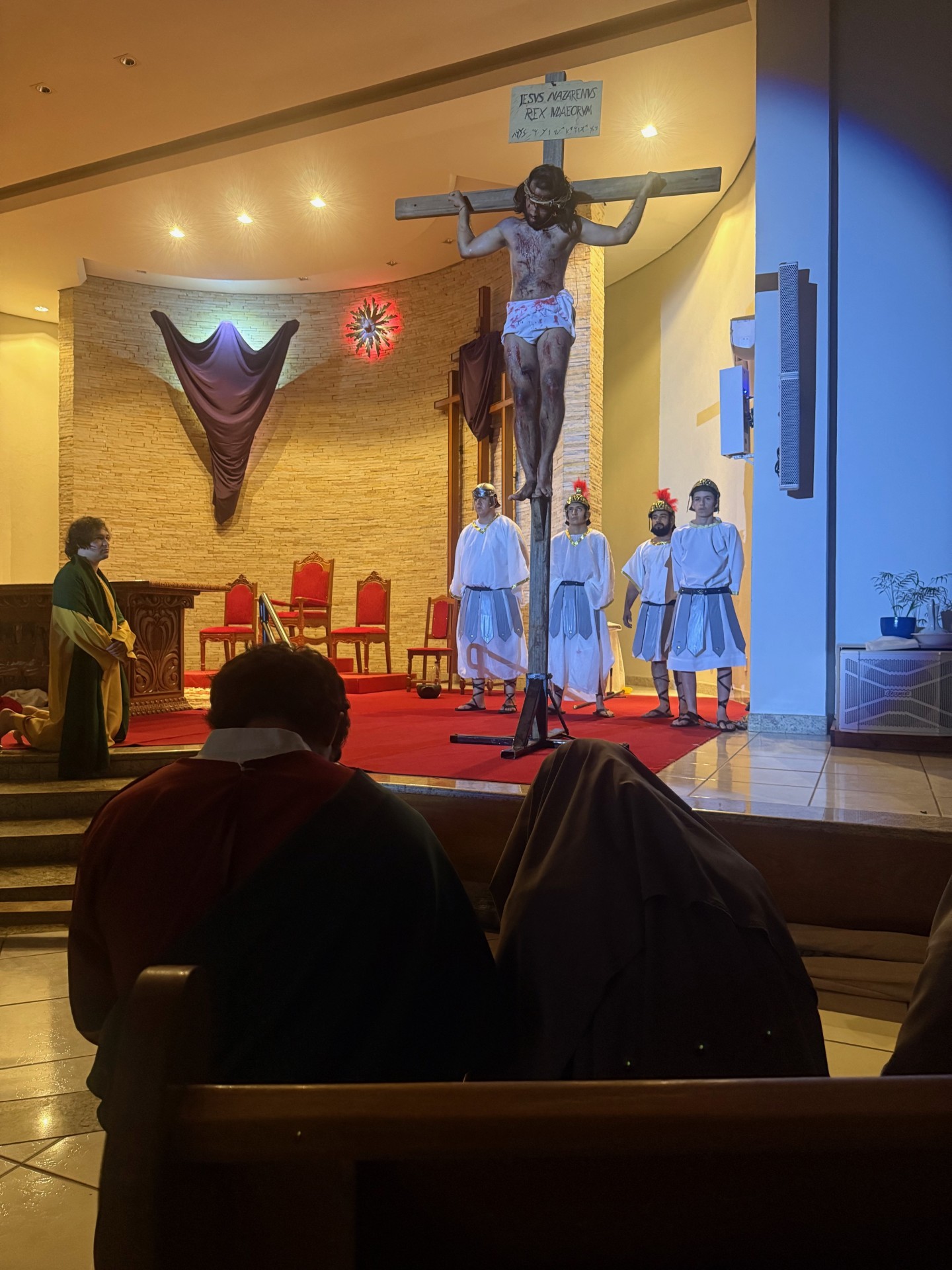 Final da encenação da Via Sacra Paroquia Nossa Senhora Aparecida em Maracaju (Hosana de Lourdes)