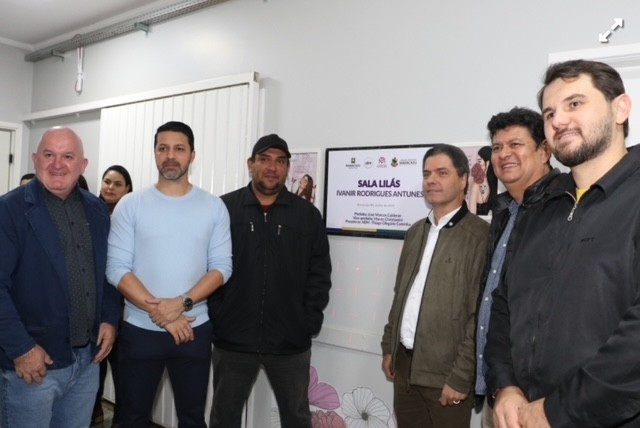 Vereaadores e oprefeito Marcos Calderan presentes no ato de inauguração (Hosana de Lourdes)