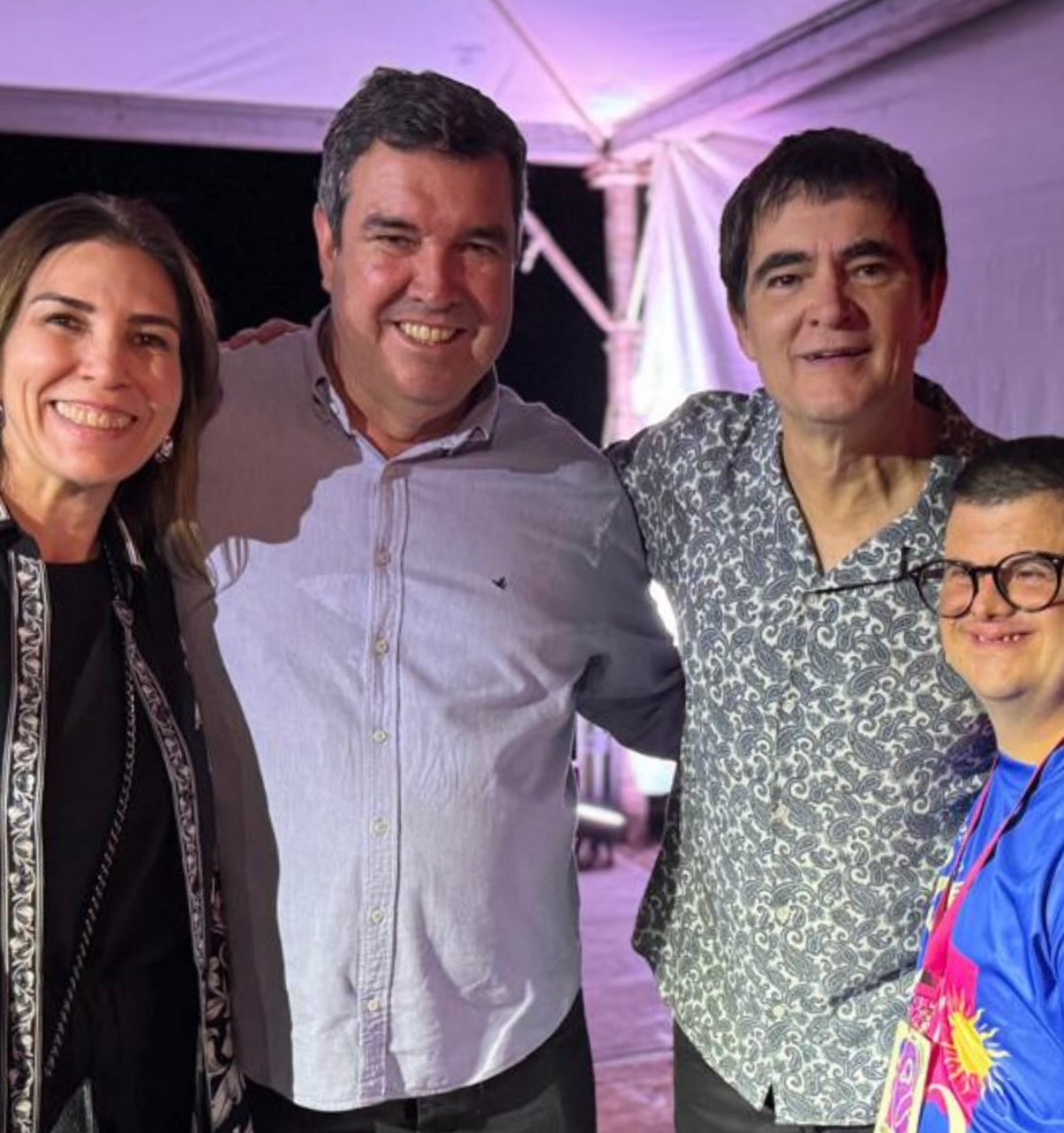 Mônica e o governador Eduardo Riedel com cantor Samuel Rosa