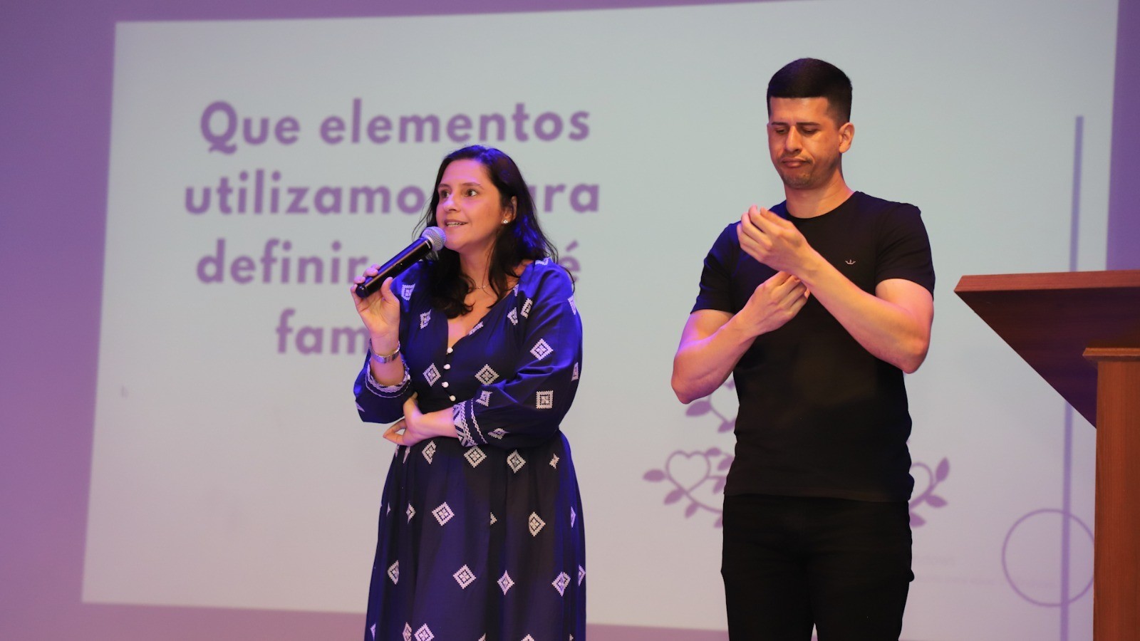 Mestre e Doutora Aline Maiara Silva, Professora Associada da Faculdade de Educação e do Programa de Pós-Graduação da Universidade Federal da Grande Dourados