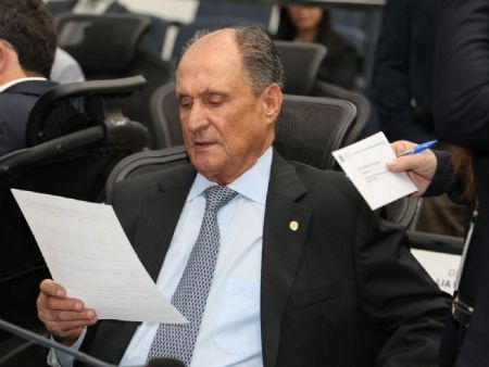 Zé Teixeira solicita apoio do Estado para obras em Dourados e Jaraguari