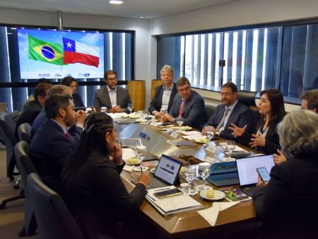Fiems sedia reunião bilateral entre Brasil e Chile sobre Rota Bioceânica