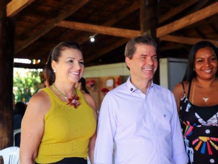 Primeira dama Meire Calderan, prefeito Marcos Calderan e Jamaika do Carmo da Coordenadoria da Mulher de Maracaju