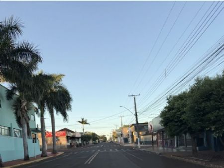 Rua 11 de Junho nas primeiras horas da manhã desta quinta-feira, dia 07-05