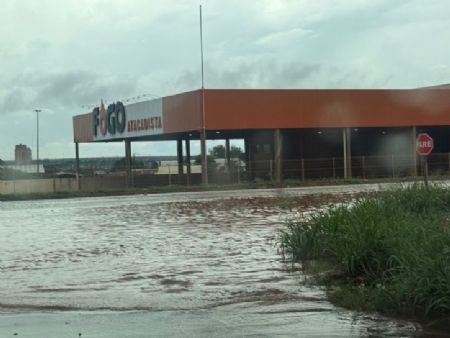 O acesso ao Bairro Alto Maracaju ficou intransitável