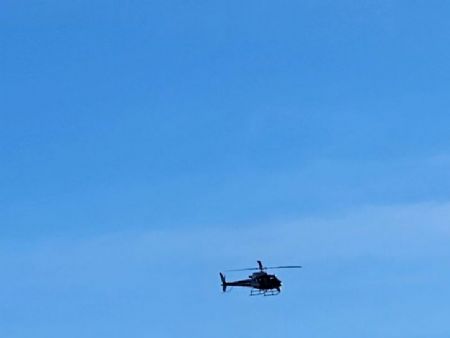 Com apoio de helicóptero, polícia deflagra operação contra o tráfico de drogas