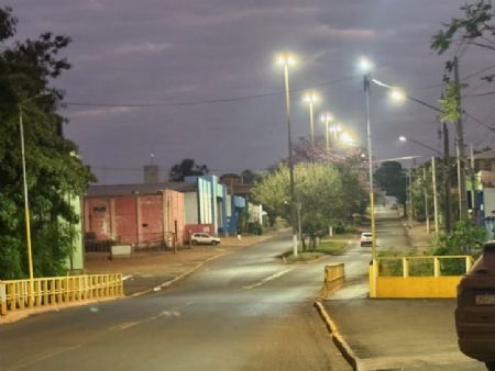 na cidade de Maracaju temperaturas do dia ficam entre  18°C. e 27°C.
