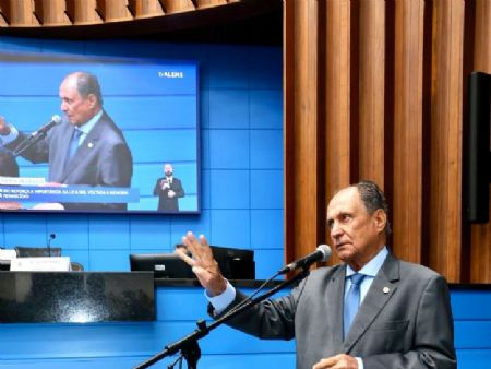 Zé Teixeira luta por transporte para pacientes e monitoramento em escolas estaduais