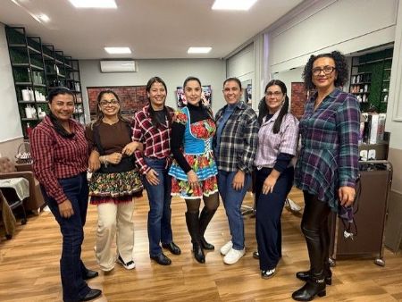 Mirtes e equipe de trabalho