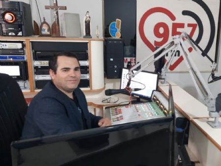 Alcemir Soares, no programa Sintonia do Amor, da Rádio Coração FM 95,7 com prefeito Marcos Calderan de Maracaju