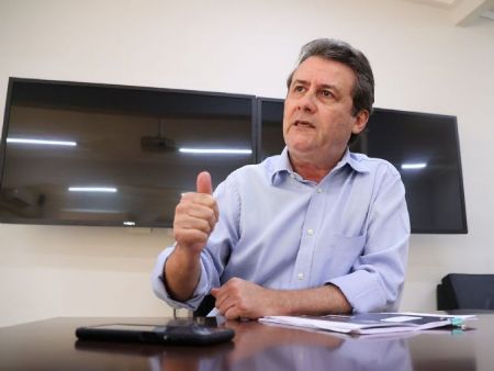 Secretario de saúde do Estado Maurício Simões