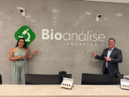 O casal empreendedor Juliano Telles e Aline