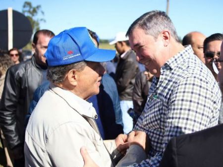 Deputado estadual Zé Teixeira e o governador Eduardo Riedel