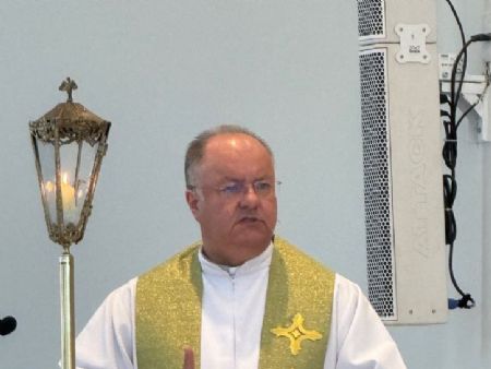 Padre Benjamim que celebrou a missa das 08h na Paroquia Nossa Senhora Aparecida
