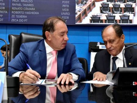 Presidente da assembleia Gerson Claro e o deputado Zé Teixeira na Assembleia Legislativa