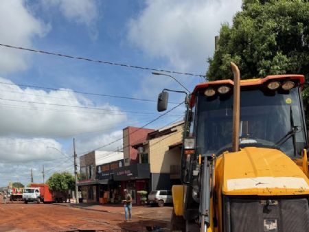 Trabalho de limpeza e conserto das galerias estão sendo feitos nesta quinta-feira