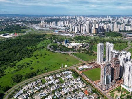 Imagem aérea mostra a região ao lado da GO 020. Imóveis nas proximidades do Paço Municipal, sede da Alego e Parque do Cerrado, tendem a valorizar mais com a movimentação do MotoGP