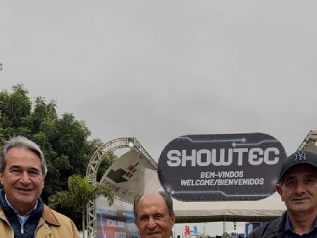 Deputado estadual defenson da bandeira do agro no Showtec Maracaju