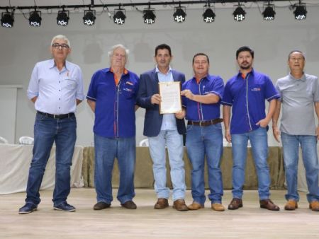 Rotarianos receberam a Moção das mãos do vereador Catito