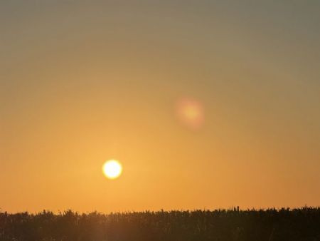 O Sol aparece pela manhã na região de Maracaju