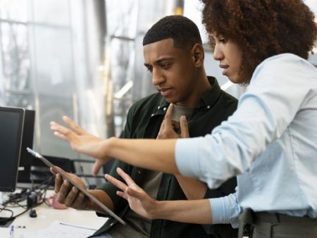 75% dos líderes de tecnologia brasileiros acreditam que sistemas legados atuais limitam capacidade de oferecer experiências inclusivas, revela Índice de Inclusão Técnica da Galileo