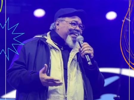 Jorge Aragão aquece a noite fria com muito samba no Palco Lua