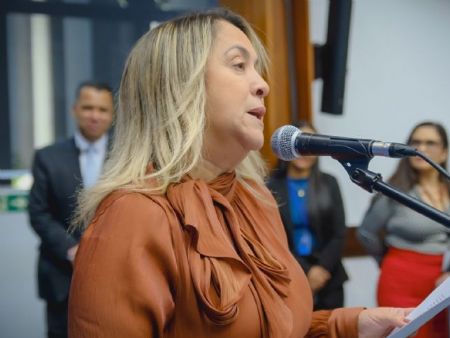 Lia Nogueira cobra centro de acolhimento para mulheres em Anastácio