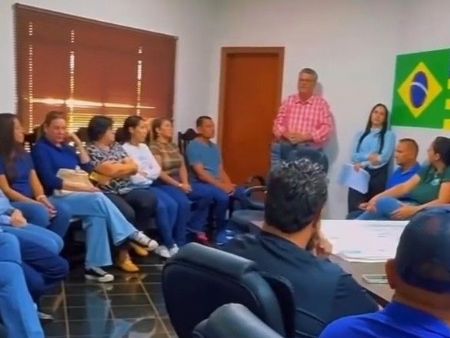 prefeito Vinicius Terin durante a reunião
