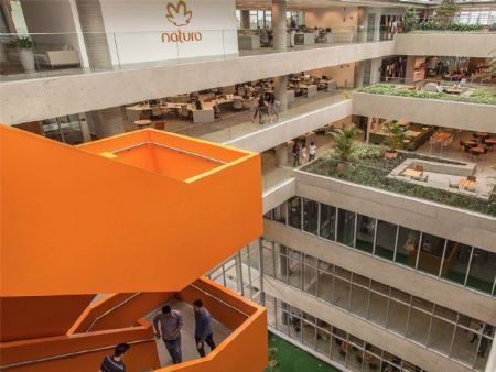 Natura lança programa de saúde, cidadania e bem-estar para catadores e familiares