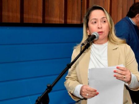 Lia Nogueira propõe incluir o Baile de Debutante no Calendário Oficial de Eventos do Estado