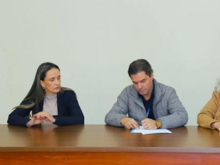 Prefeito Marcos Calderan empossa novo conselho de saúde