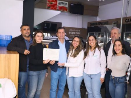 Prefeito Marcos Calderan, secretário Agadir Mossmann empresário