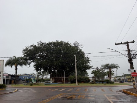 Na cidade de Maracaju garoa e tempo úmido 14 graus