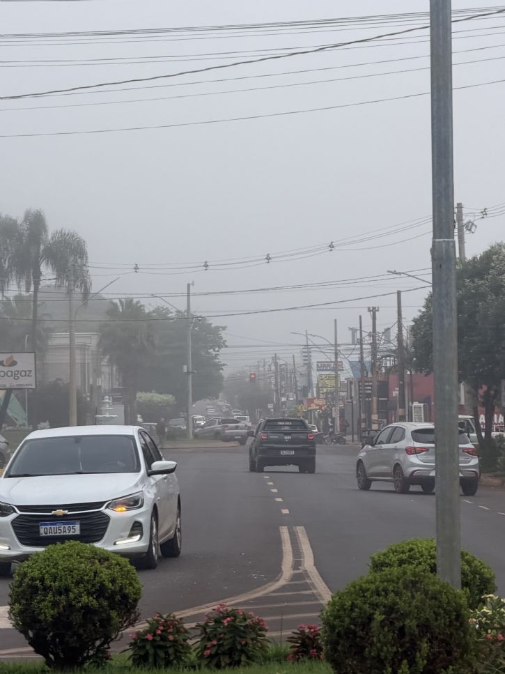Neblina toma conta da cidade neste sábado dia 08