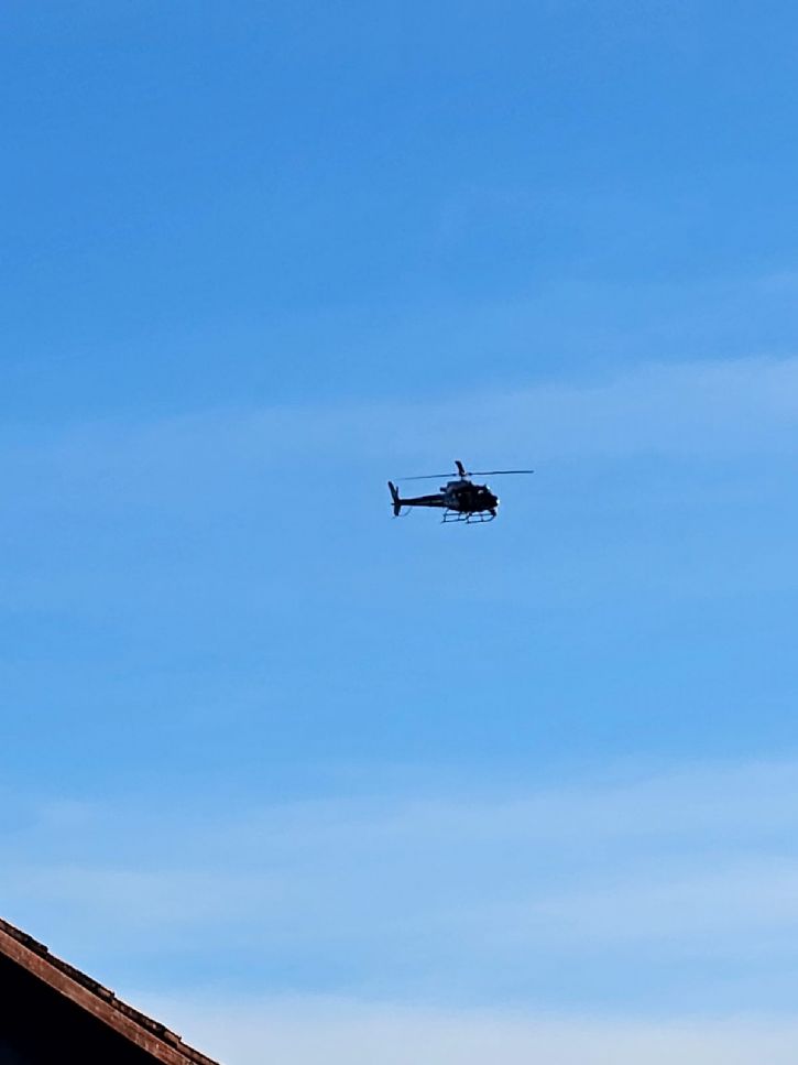 Com apoio de helicóptero, polícia deflagra operação contra o tráfico de drogas