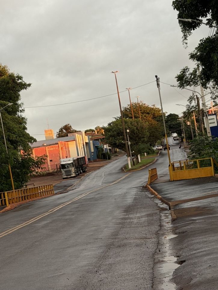 Centro de Maracaju nesta quinta-feira dia 30 de abril