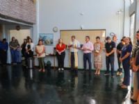 Padre Júnior da Paróquia Nossa Senhora Aparecida fez a bença no Paço Municipal