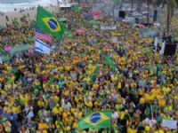 Manifestações da direita e da esquerda se espalham pelo país neste 7 de Setembro. Anistia e pedidos de soberania se contrapoem nos protestos