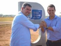 Obras em Cassilândia levaram asfalto de qualidade para a cidade e aeródromo reformado e pleno para funcionamento (Fotos: Álvaro Rezende/Secom/Arquivo)