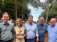Prefeito Marcos Calderan, Senadora Soraya, senador Nelsinho Trad, deputadoe stadual Marcio Fernandes e o vereador Vilmar Era do Gelo
